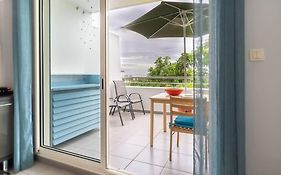 Flamboyant - Studio 2 Personnes Avec Lit De Qualite Hoteliere Separable Pour Couple Ou Amis Avec Tres Belle Terrasse A 12 Min A Pied Ou 4 Min En Voiture Du Lagon De L'Ermitage - St Gilles Les Bains